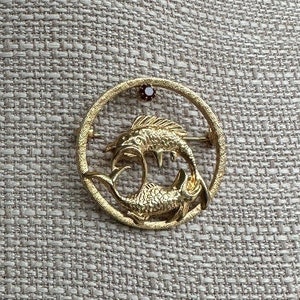 Vintage 18k Gold Plated Pisces Pin/Brooch w/ Garnet Paste Stone 1.5in