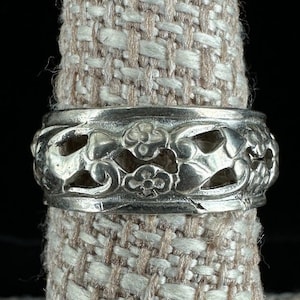 Antique Art Nouveau Sterling Silver Hearts Flowers Reticulated Open Band Ring 7