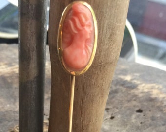 Pin antiguo de oro de 10 quilates con diseño de piel de ángel, color rosa intenso y alto relieve, con camafeo victoriano, coral de piel de ángel, ideal como regalo.