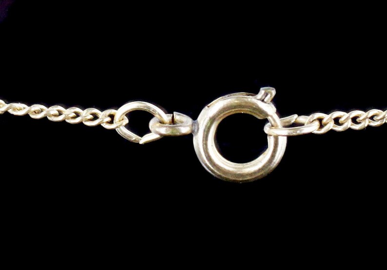 Vintage 14K Yellow Gold Diamond and Australian Jelly Opal Pendant Necklace 24