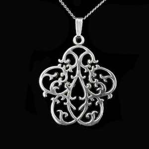 Vintage Sterling French Fleur De Lis Design Filigree Pendant Necklace 17.75&quot; / Fleur De Lis Jewelry / Floral Jewelry / Silver Jewelry
