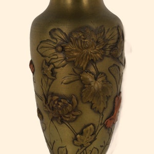 Antike japanische Meiji Zeit Gemischte Metalle Messing & Kupfer Chrysantheme Floral Vase