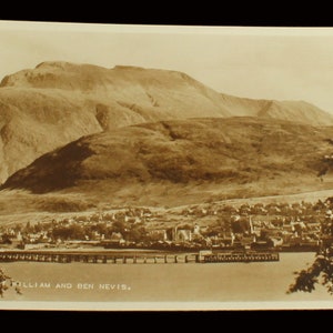 Vintage Valentine & hijos RPPC Fort William Ben Nevis montaña paisaje postal