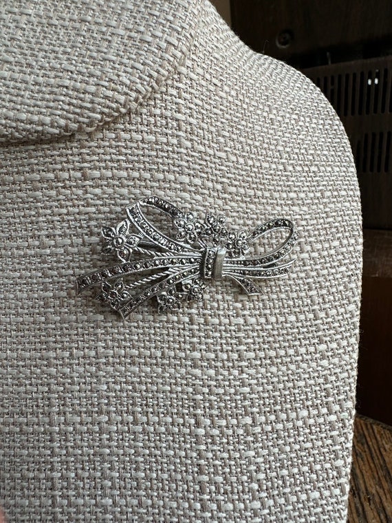 Vintage Sterling Silver Marcasite Flower Ribbon Br