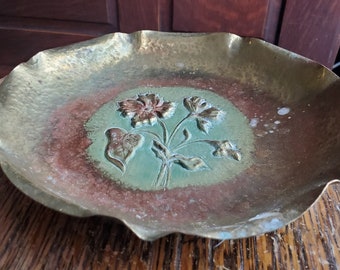Vintage Copper Embossed Textured Hand-Hammered Curved Flower Bowl Mid-Century /Haganauer Esque/ Hand Hammered Bowl/ Mid Century Bowl Plate