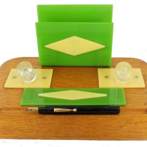 Rare Vintage Mid Century Green & Yellow Lucite Mod Desk Set Pen Holder Oak Wood
