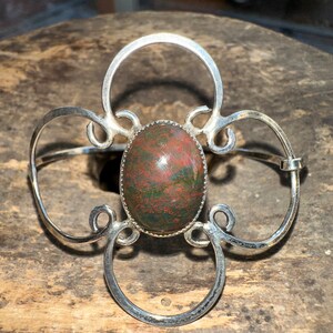 Vintage Sterling Silver Handmade Bloodstone Floral Wire Hinge Hook Bracelet 5.5”