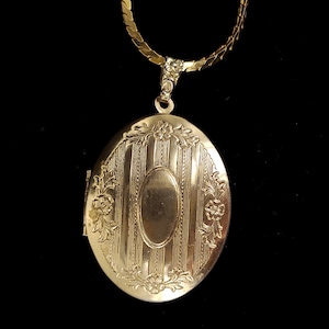 Vintage FloralEs Design Geätztes Locket 14k Vergoldete Halskette 20&quot; / Locket Halskette / Floraler Schmuck / Vintage Schmuck / Geschenke für sie