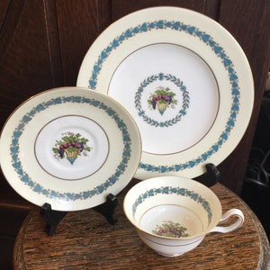 Vintage Wedgwood APPLEDORE -Raised Enamel- W2337 Teacup Saucer - 8&quot; Plate Set/ Wedgwood China/Tea cup Saucer Plate/Good Gift/ Appledore