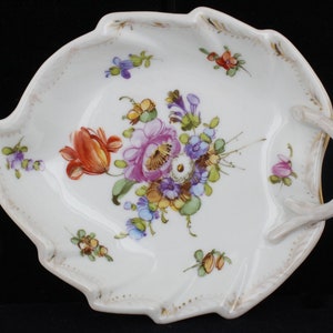Antiguo Drde pintado a mano de una sola manija nappy leaf Candy Server, Nut Dish, Dresden / Dresden Porcelana / Dresden Ring Dish / Good Gift