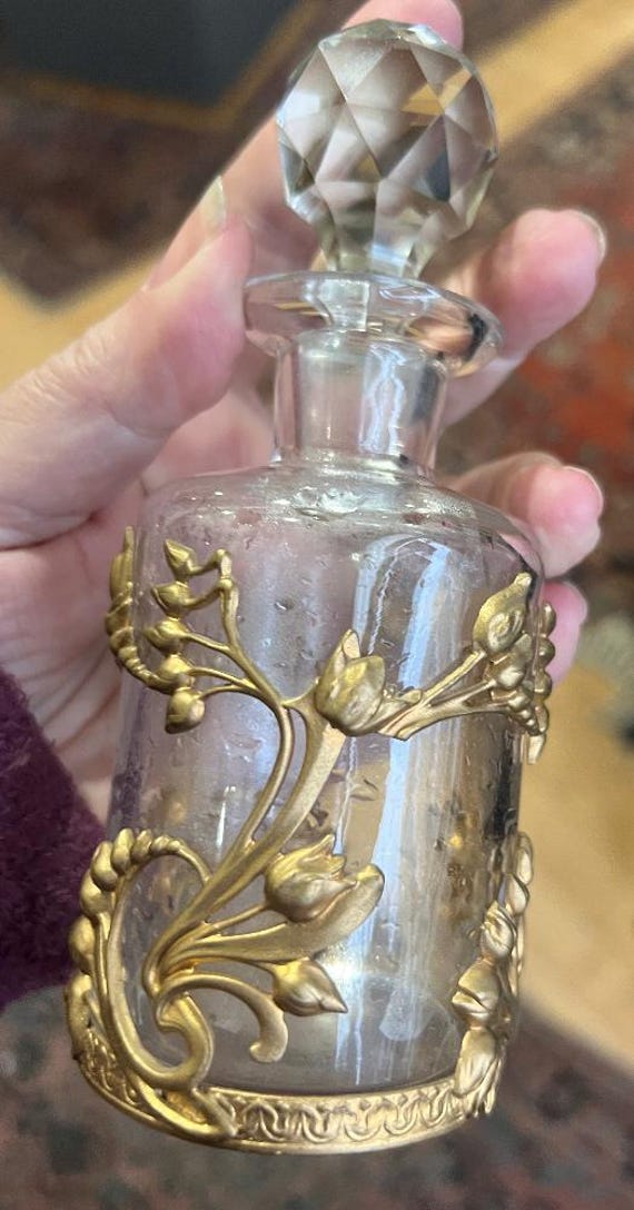 アンティーク 金箔装飾の香水瓶 おすすめのアンティーク香水瓶8選