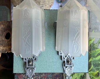 Sällsynt Art Deco Lincoln MFG Co Venetiansk Frostad Vägglampetter med Slipskärm, Par 1930-tal