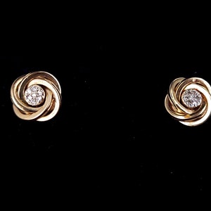 Vintage 14K Yellow Gold Diamond Petite Twist Flower Design Post Back Earrings .5” / Gold Jewelry / Gemstone Jewelry / Diamond Jewelry