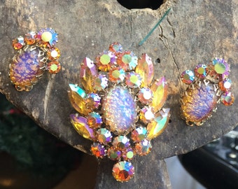 Vintage Coro Pink Topaz Dragons Breath Opal Opalescent AB Dogtooth Prong Pin Clip Earrings Set/ Good Gift/ Gift for You/ Opalescent Jewelry