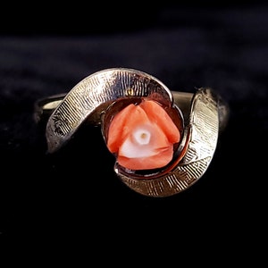 Vintage Gold Over Sterling Silver Carved Coral Rose Flower Ring Size 7 / Coral Jewelry / Coral Gold Ring / Gold Plated Ring /Vintage Jewelry