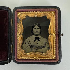 Antique Civil War Era Victorian Ambrotype Female Portrait Leather Case 3&quot;