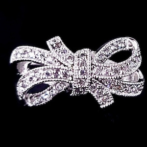 Vintage Sterling Silver Bow Ribbon Cubic Zirconia CZ Ring S 7.5 / Silver Cubic Zirconia Jewelry / Sterling Jewelry /Gifts for her /Good Gift