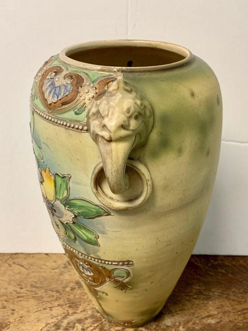 Antieke Art Deco Japanse Nouveau Moriage vaas, handbeschilderd, zeer grote staande vaas 38 cm hoog. afbeelding 3