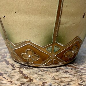 Antieke Art Deco Japanse Nouveau Moriage vaas, handbeschilderd, zeer grote staande vaas 38 cm hoog. afbeelding 7