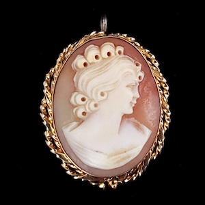 Antique Deco Gold Filled GF Cameo Carved Shell Floral Brooch Pin 1.45” / Shell Jewelry / Shell Pendant / Gold Pendant / Gifts for her