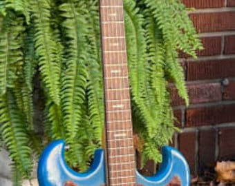 Vintage 1960s Kingston Kawai Teisco Swinga Style Offset Guitar Ocean Blue