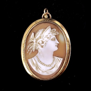 Victorian 10k Yellow Gold Conch Shell Cameo Brooch Pendant (1.5&quot;)
