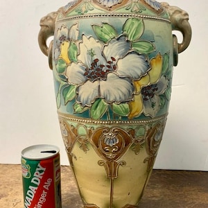 Antieke Art Deco Japanse Nouveau Moriage vaas, handbeschilderd, zeer grote staande vaas 38 cm hoog. afbeelding 6