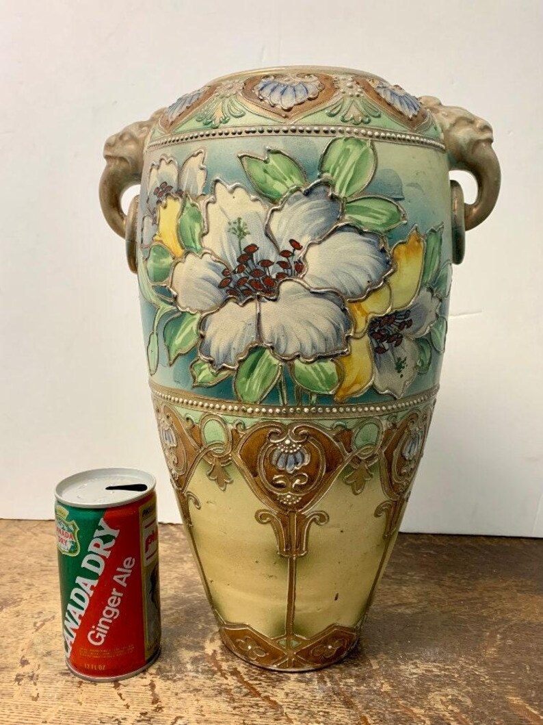 Antieke Art Deco Japanse Nouveau Moriage vaas, handbeschilderd, zeer grote staande vaas 38 cm hoog. afbeelding 6