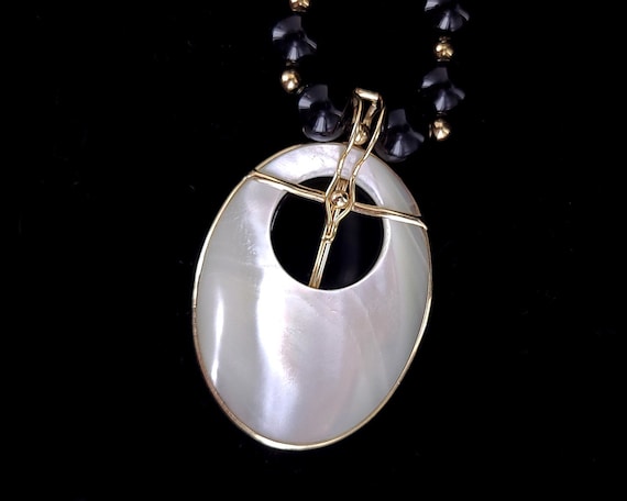 Vintage Retro Disco 70s 14k Yellow Gold Onyx Moth… - image 7