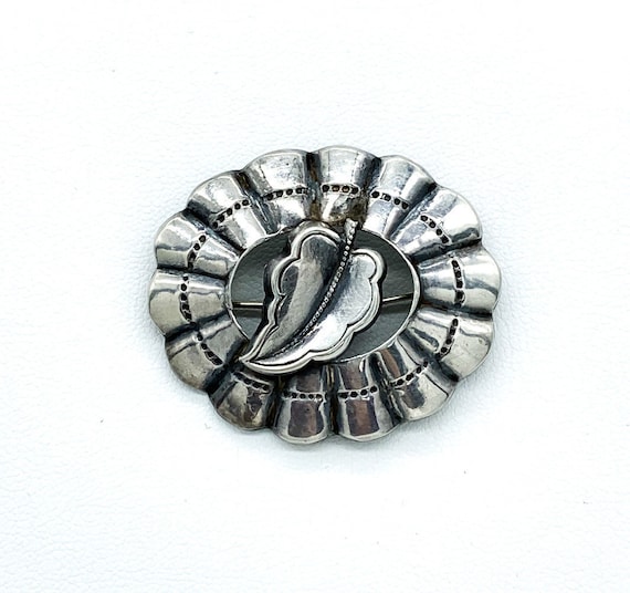 Antique Victorian Sterling Silver Leaf Scalloped Oval Pin Brooch/ Antique Victorian Sterling Silver Leaf Brooch/ Victorian Sterling Brooch