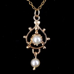 Vintage 14k Yellow Gold White Pearl Dangle Sweet Charm Pendant Necklace 16&quot; / Minimal Jewelry / 14k Gold Jewelry /  14k Gold Pearl Necklace