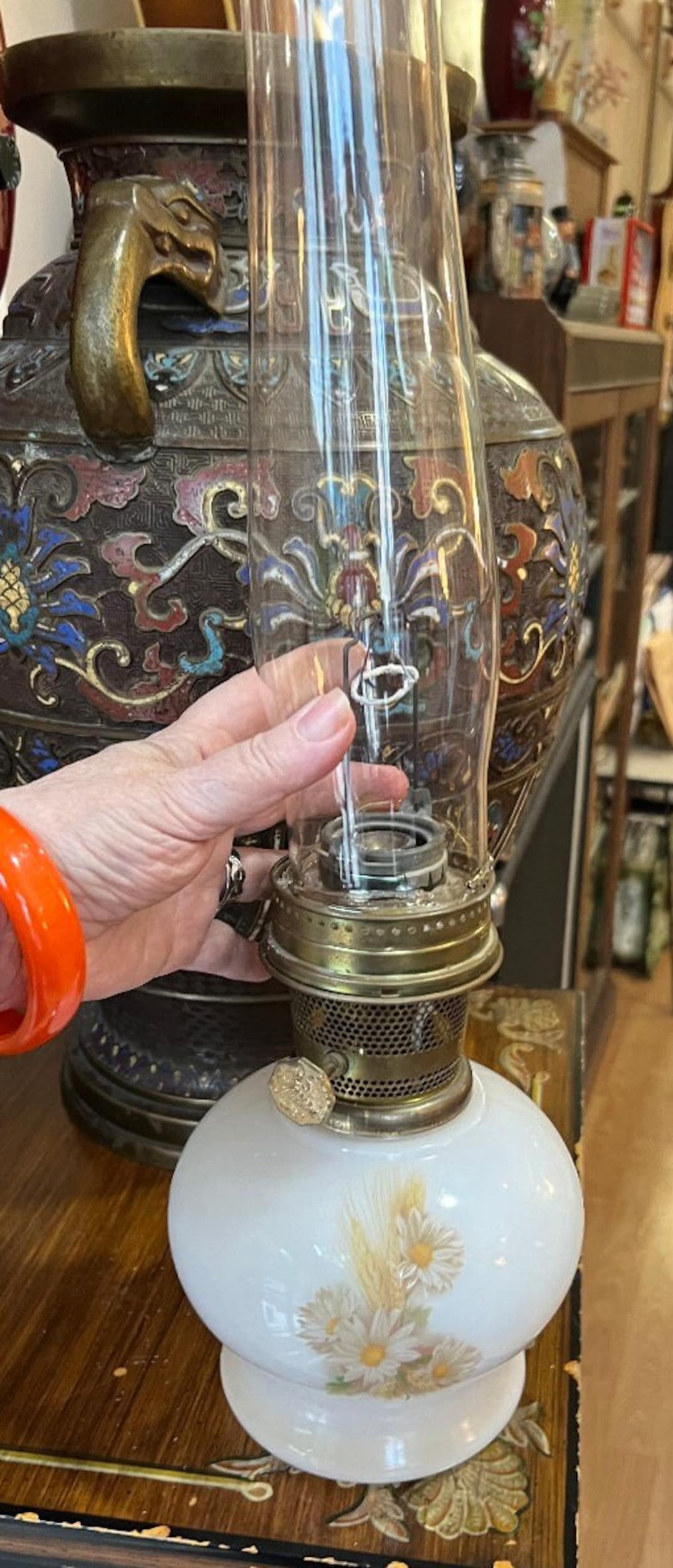 Vintage Aladdin 23 Kerosene Oil Lamp Floral Daisies Milk Glass W