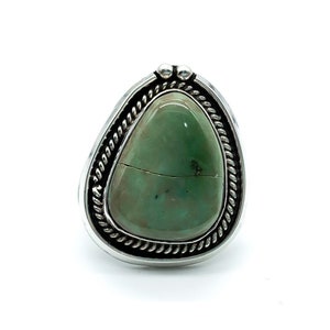 Vintage Old Pawn Sterling Silver Green Turquoise Ring - Size 7.5