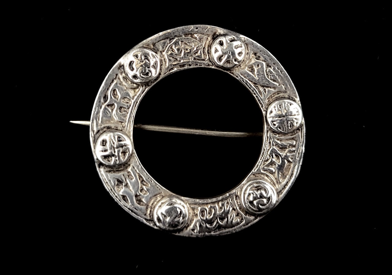 Antique Sterling Silver Victorian Scottish Celtic AU/NZ Circle Kilt Pin Brooch 1.5” / Sterling Brooch / Sterling Pin / Celtic Jewelry /
