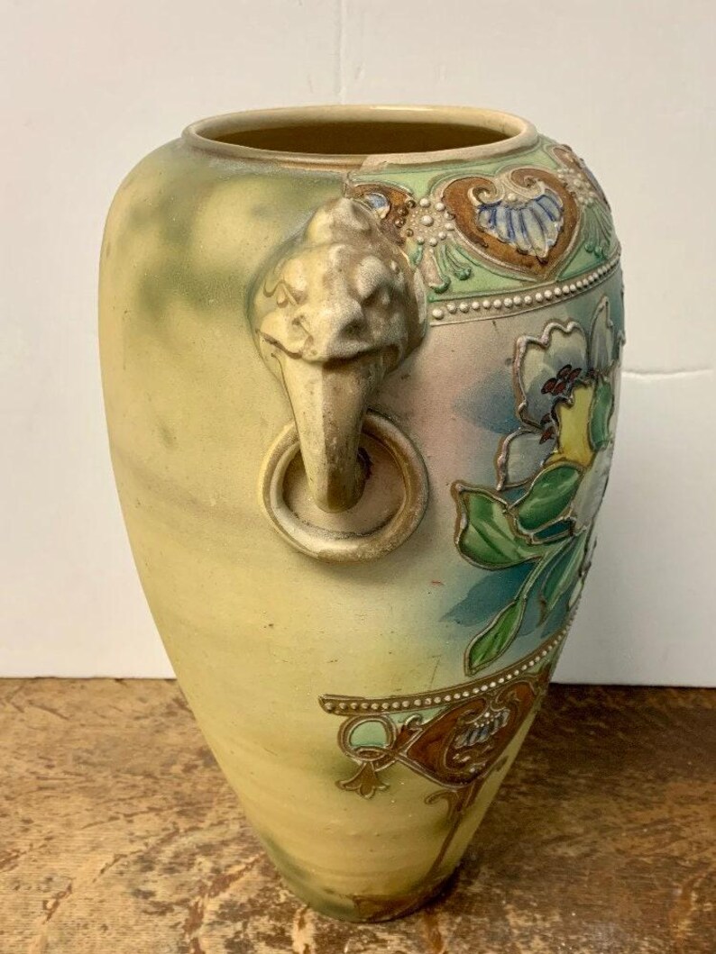Antieke Art Deco Japanse Nouveau Moriage vaas, handbeschilderd, zeer grote staande vaas 38 cm hoog. afbeelding 2