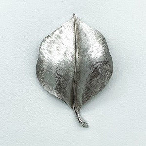 Vintage Crown Trifari Mid Century Brushed Silver Tone Leaf Pin Brooch/ Vintage Trifari Brushed Silver Leaf Brooch/ 1950s Retro Leaf Brooch