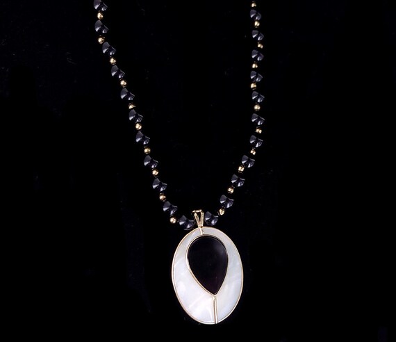 Vintage Retro Disco 70s 14k Yellow Gold Onyx Moth… - image 6