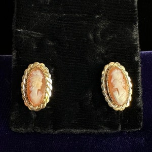 Vintage MCM 12K Gold Filled Orange Cameo Shell Screw Back Earrings/ Good Gift/ Gift for her/ Gift for Him/ Gift
