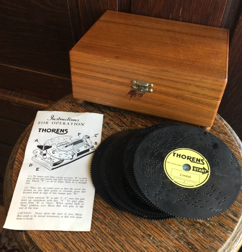Vintage Thorens Automatic Disc Music Box AD30W Wood With 20