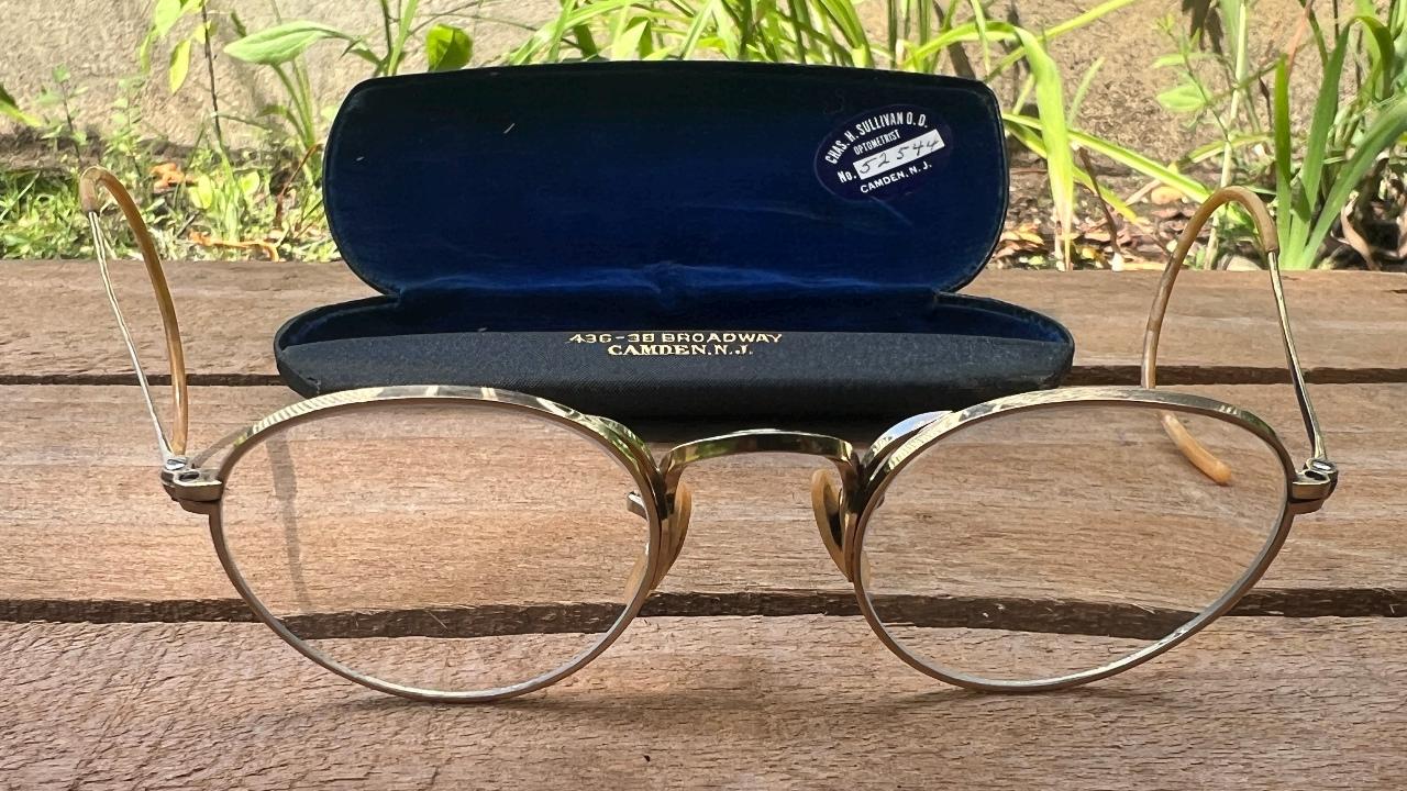 Vintage B&L Bausch and Lomb 1/10 12K GF Round Eyeglasses W/ Case