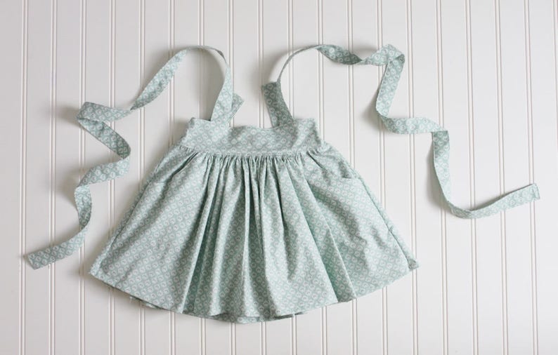 suspender girl outfits