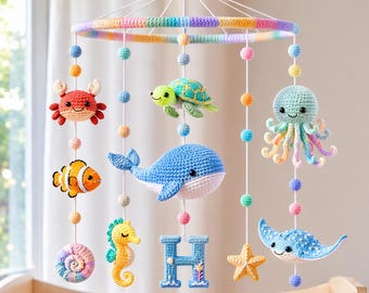 Móvil de bebé de ganchillo hecho a mano con temática marina, decoración personalizada para la habitación del bebé, regalo neutro para bebé.