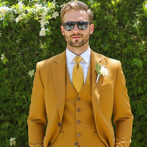 Mosterdgele driedelige aangepaste outfit voor bruiloft en kostuum voor speciale gelegenheden voor heren | Schoolbal, feest, bruiloftsoutfit