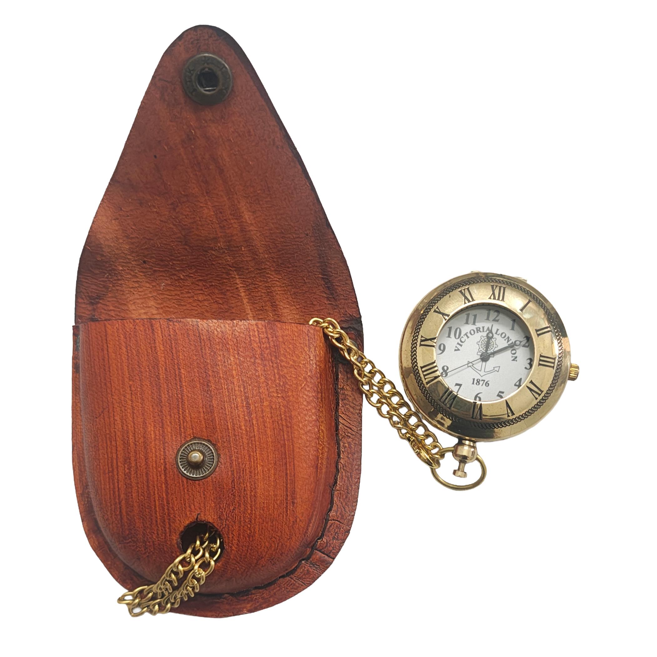 Montre De Poche Ancienne Style Victoria London 1875 - Laiton, Mouvement Quartz - Avec Boîte En Bois - Neuf