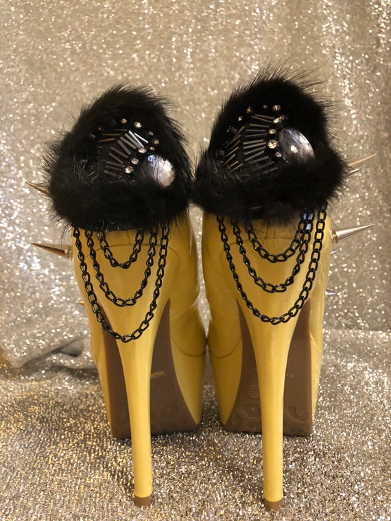 yellow pumps size 8