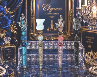 Colección de bolígrafos con pedrería inspirada en la moda, con elegantes perros y la elegancia de los corsés.