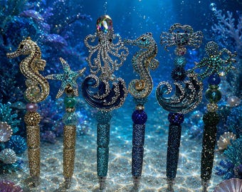 Bolígrafo artesanal con cuentas, brillo oceánico, diamantes de imitación, estilo costero glamuroso.