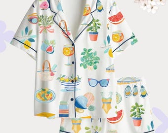イタリア製サマーパジャマセット – 地中海風フルーツ＆ドリンクプリントのパジャマ – 独身パーティーギフトに最適なサマーパジャマ