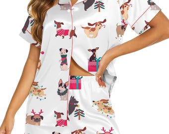 Dampyjamas i satin med jultryck – Roliga pyjamasplagg med hundtryck, mysiga loungekläder för fester