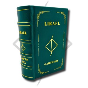 Garth Nix mästerverk: Sabriel, Lirael, Abhorsen, Across the Wall Rebound läderutgåvor bild 7